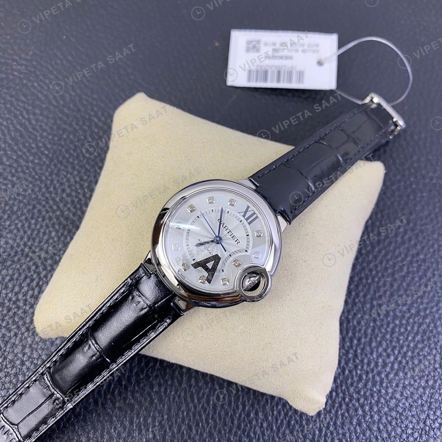 Cartier Ballon Bleu Gumus Kadran Siyah Deri Kordon Super Clone Eta Eta Saat detay 7