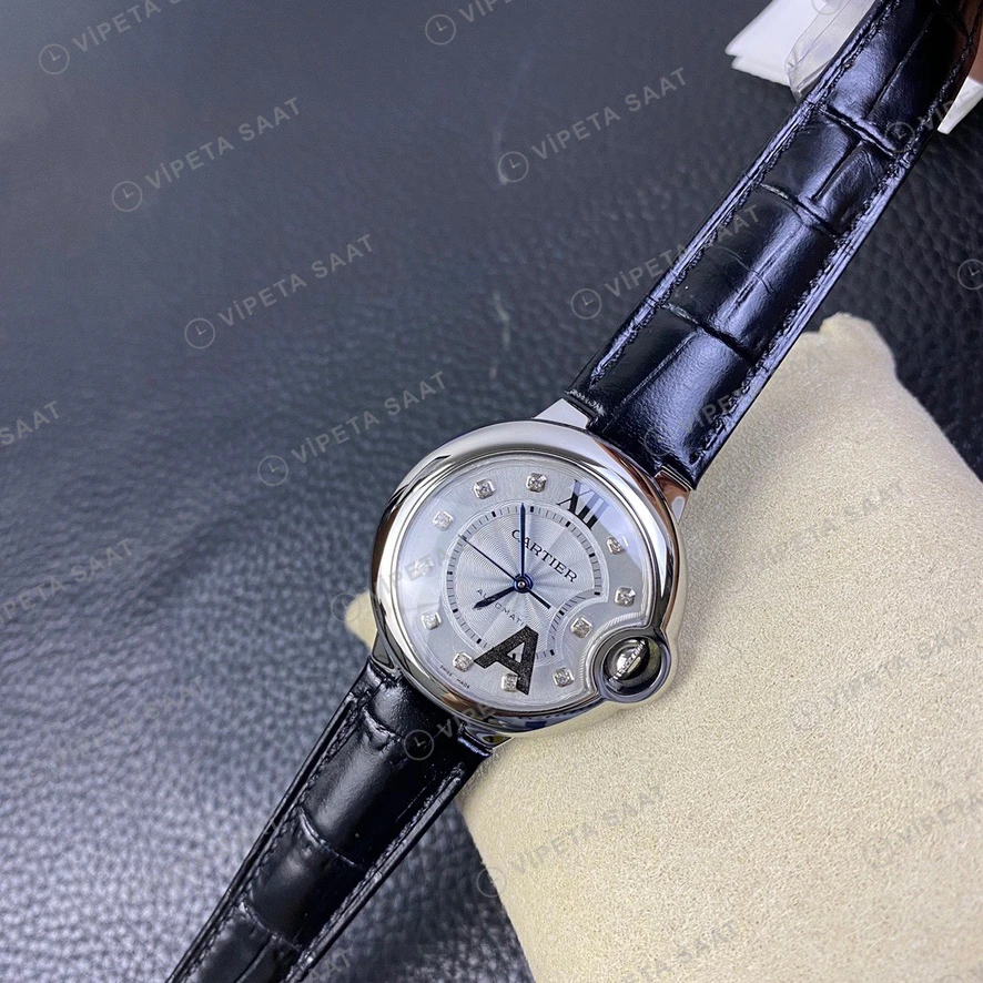 Cartier Ballon Bleu Gumus Kadran Siyah Deri Kordon Super Clone Eta Eta Saat detay 8