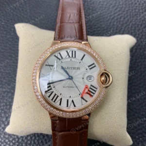 Cartier GMT-Master II Ballon Bleu Rose Kasa Baget Bezel Gümüş Kadran Kahverengi Deri Kordon Super Clone Eta Eta Saat karşıdan görünüm