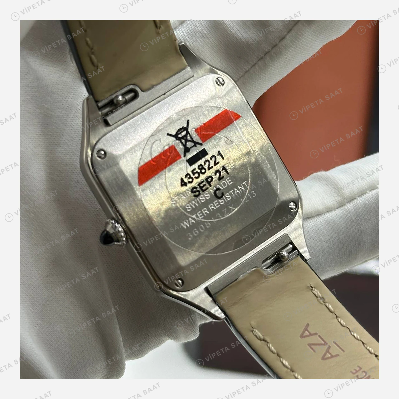 Cartier Santos-Dumont 31.4 mm WSSA0023 Santos Beyaz Kadran Deri Klasik Super Clone ETA Saat ürün görseli 3