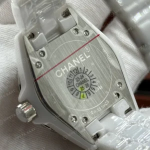 Chanel J12 Beyaz Seramik Güç Göstergeli Super Clone ETA Saat karşıdan görünüm