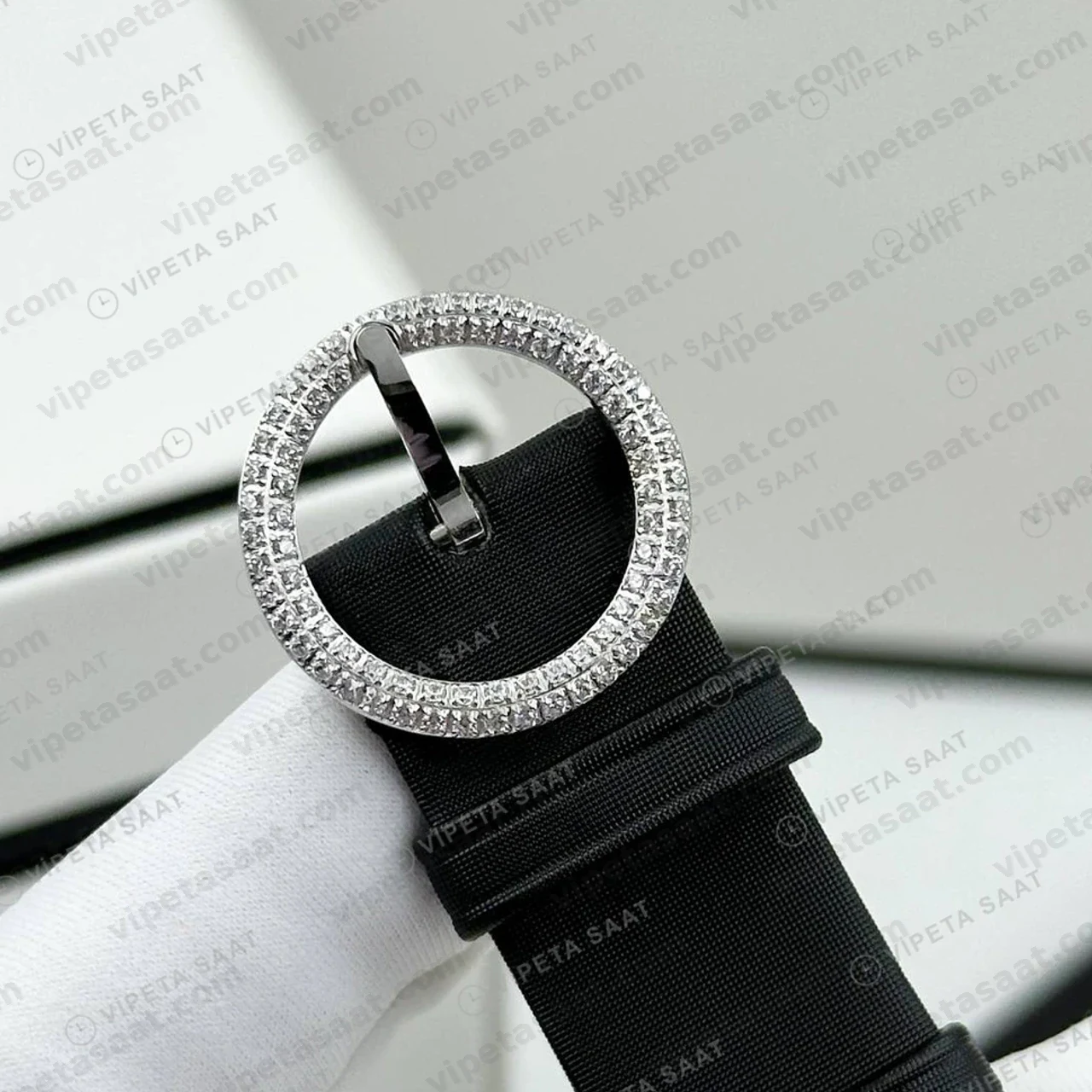 Chanel Mademoiselle Prive Kamelya Siyah Elmas Taşlı Deri Super Clone ETA Saat detay 5