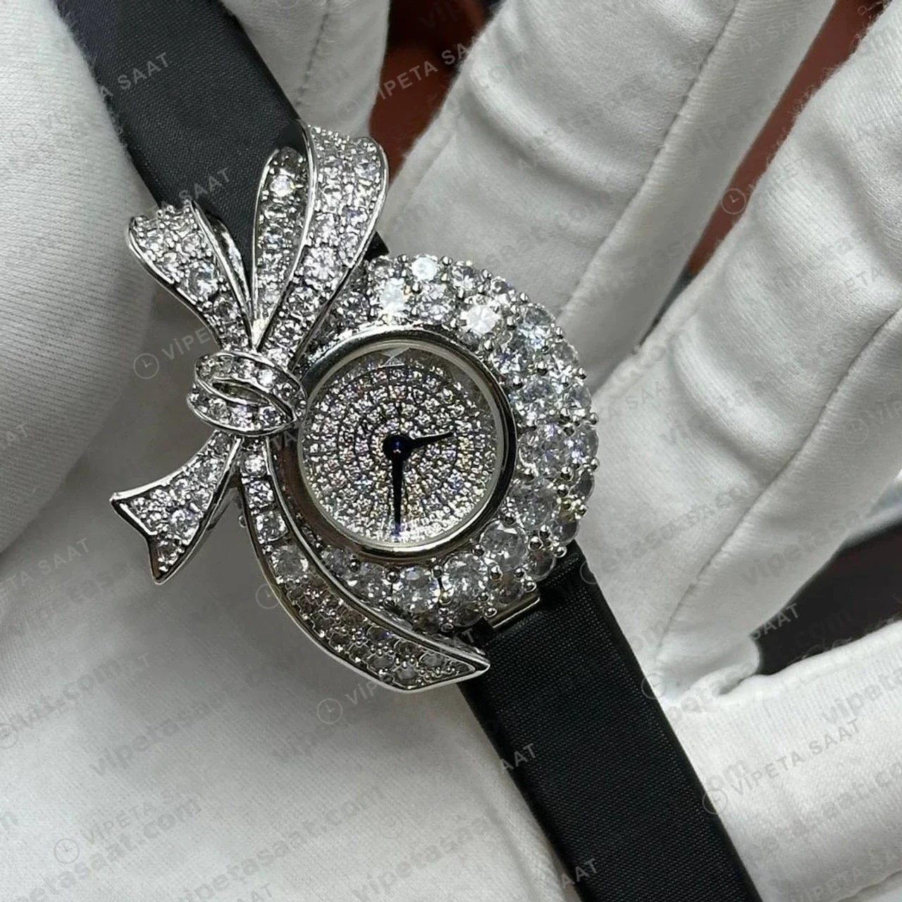 Graff Diamond Fiyonk Elmas Taşlı Saten Super Clone ETA Saat detay 6