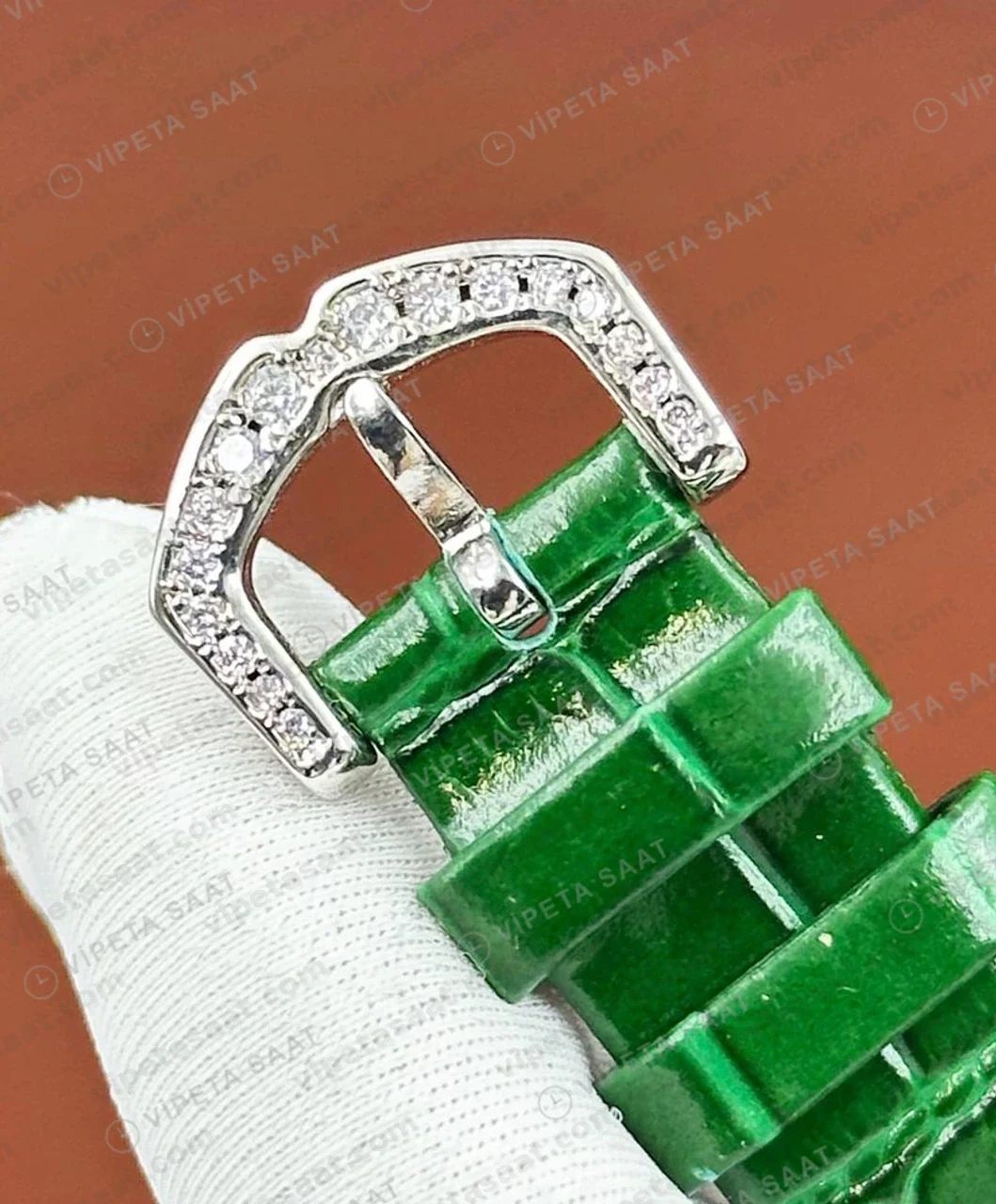 Graff Diamond Zümrüt Çiçek Yeşil Deri Parlak Super Clone ETA Saat detay 3
