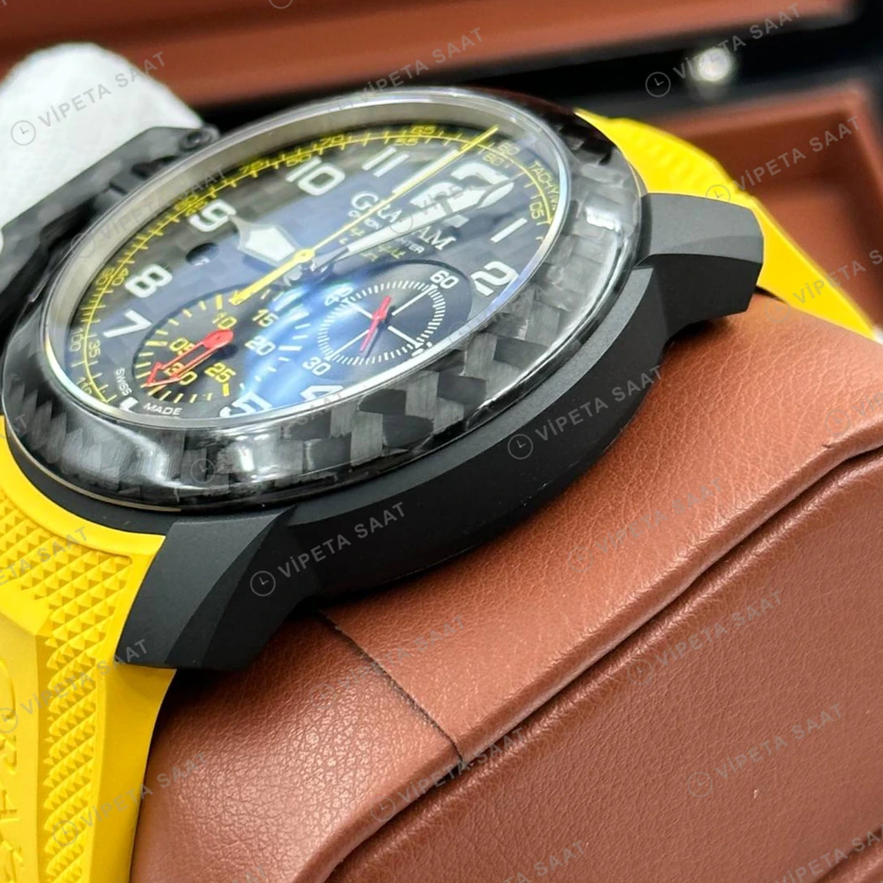 Graham Chronofighter Siyah Kronograf Sarı Kauçuk Super Clone ETA Saat detay 3