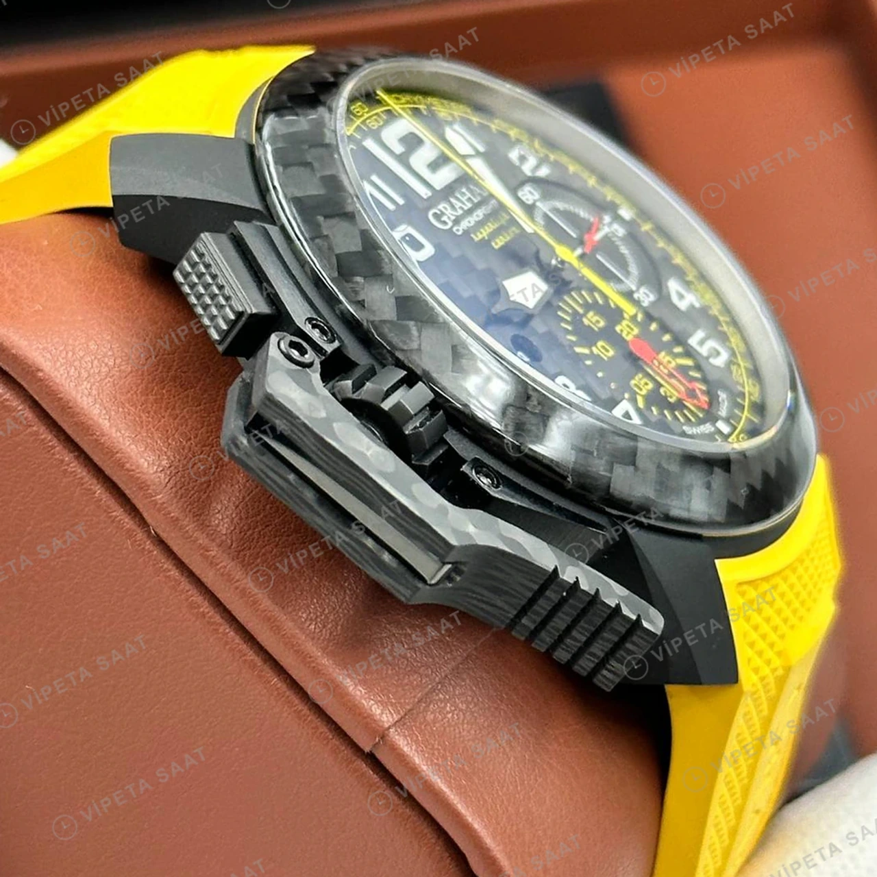 Graham Chronofighter Siyah Kronograf Sarı Kauçuk Super Clone ETA Saat detay 4
