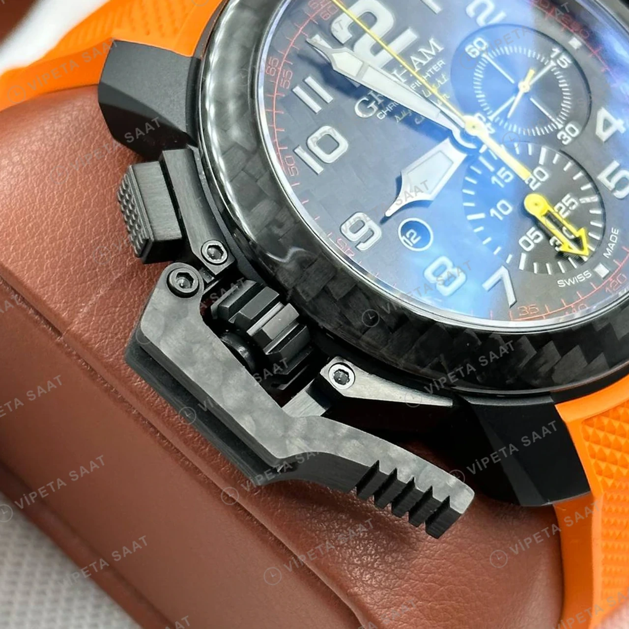 Graham Chronofighter Siyah Kronograf Turuncu Kauçuk Super Clone ETA Saat detay 3