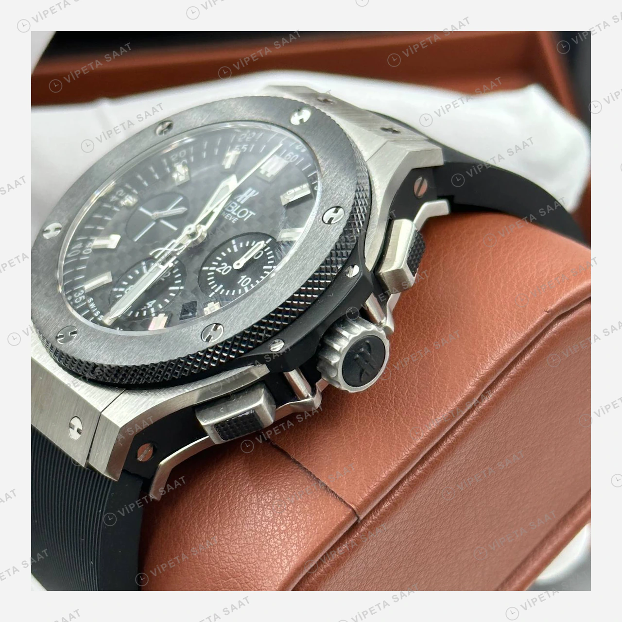 Hublot Big Bang Çelik Seramik Siyah Kronograf Super Clone ETA Eta Saat karşıdan görünüm