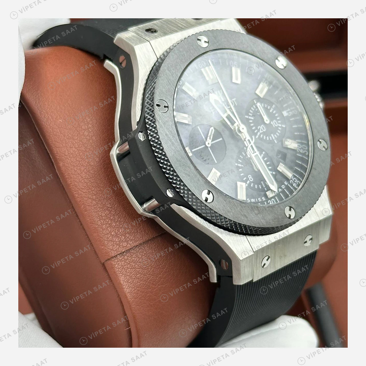 Hublot Big Bang Çelik Seramik Siyah Kronograf Super Clone ETA Eta Saat yan görünüm