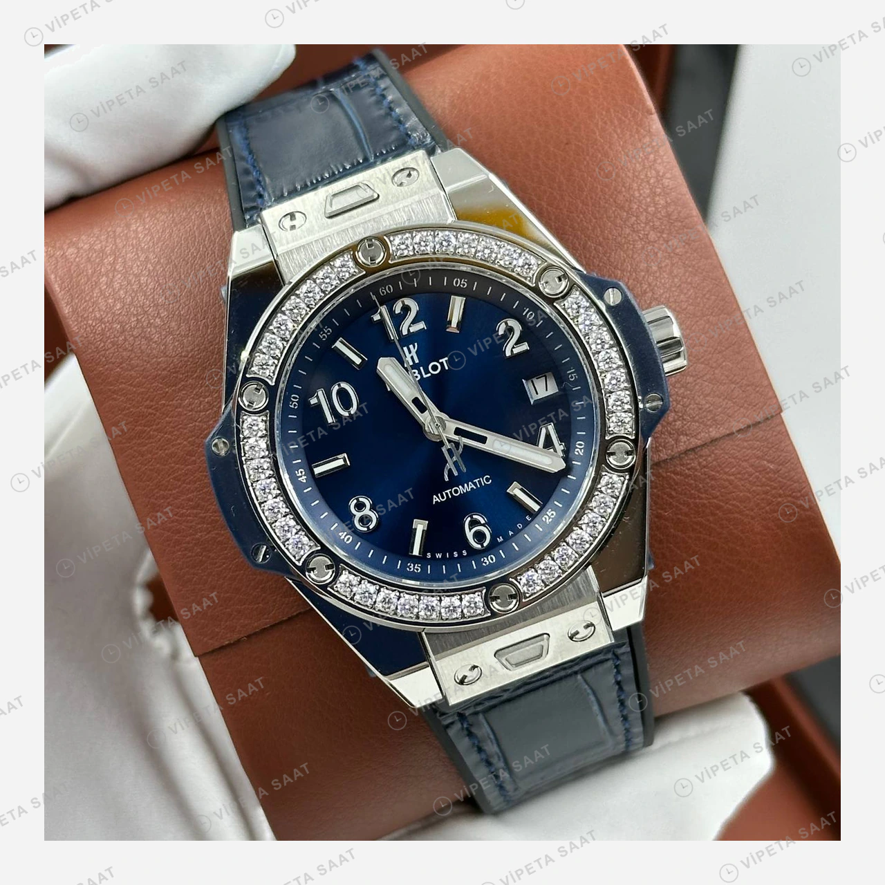 Hublot Big Bang Mavi Kadran GMT Elmas Taşlı Deri Super Clone ETA Eta Saat yan görünüm