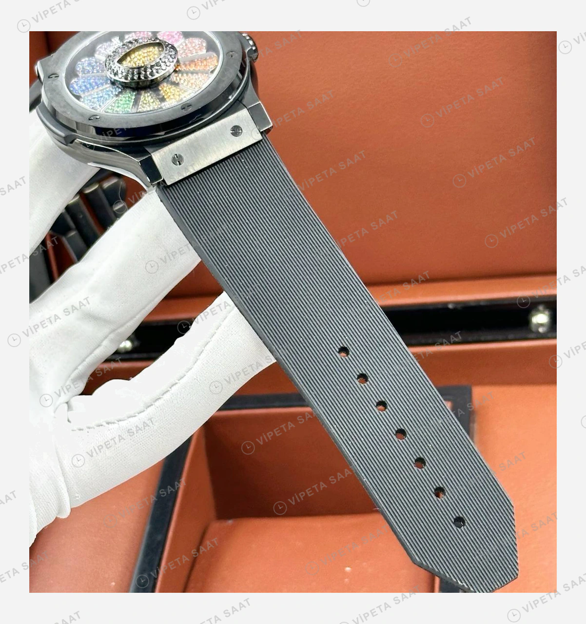 Hublot Big Bang Murakami Renkli Çiçek Pave Kauçuk Super Clone ETA Eta Saat yan görünüm