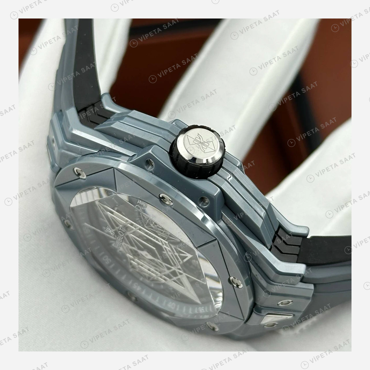 Hublot Big Bang Sang Bleu Gri Titanyum Geometrik Skeleton Super Clone ETA Eta Saat detay 3