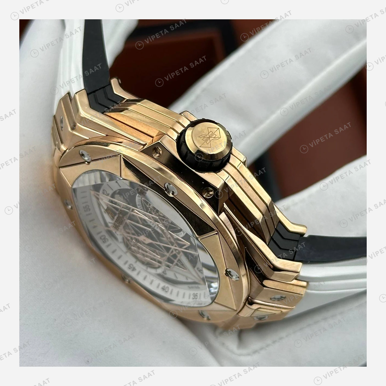 Hublot Big Bang Sang Bleu Rose Skeleton Kronograf Beyaz Kauçuk Super Clone ETA Eta Saat detay 3