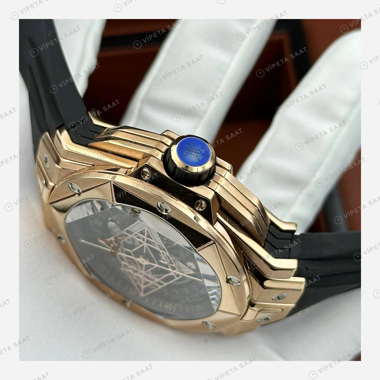 Hublot Big Bang Sang Bleu Rose Skeleton Siyah Kauçuk Super Clone ETA Eta Saat detay 4