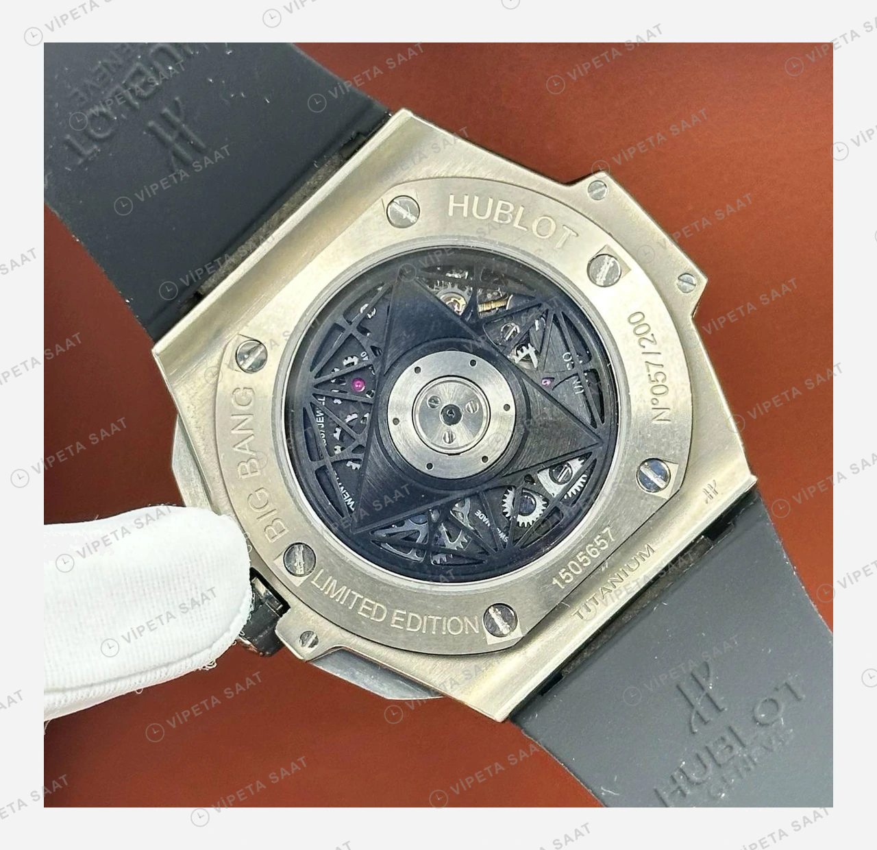 Hublot Big Bang Sang Bleu Titanyum Tourbillon Geometrik Kauçuk Super Clone ETA Eta Saat detay 5