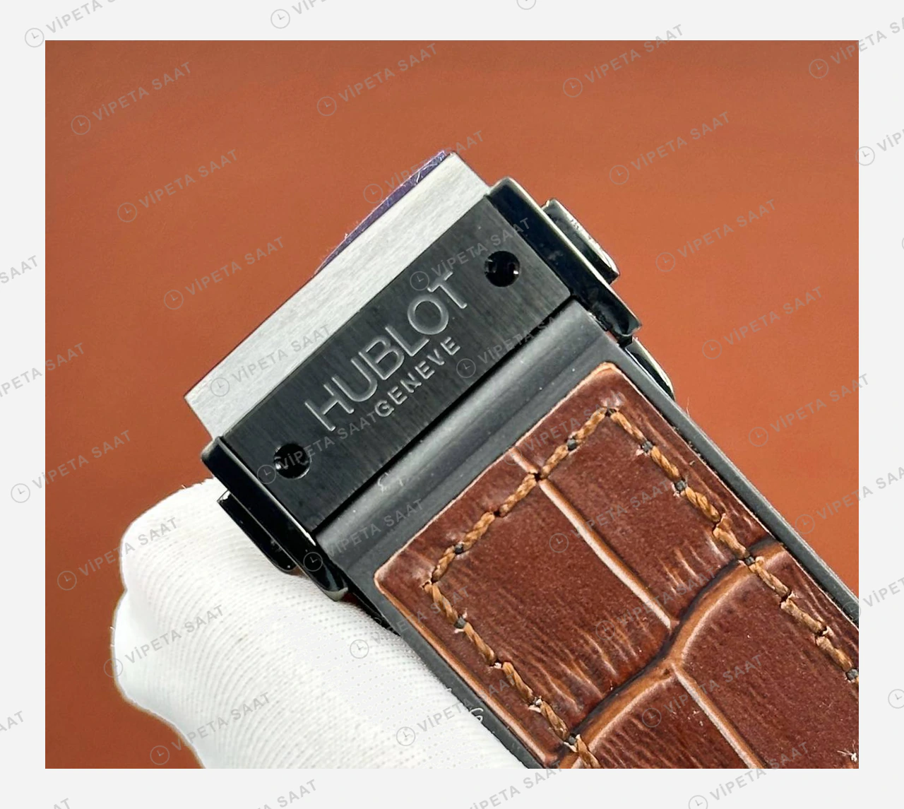 Hublot Big Bang Siyah Pave Kırmızı Taşlı Kahve Super Clone ETA Eta Saat karşıdan görünüm