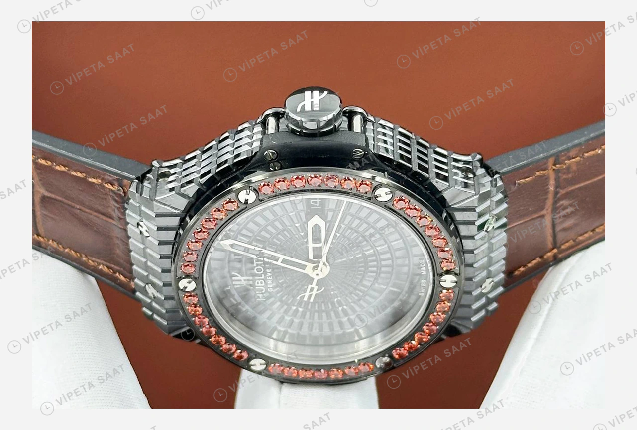 Hublot Big Bang Siyah Pave Kırmızı Taşlı Kahve Super Clone ETA Eta Saat detay 3