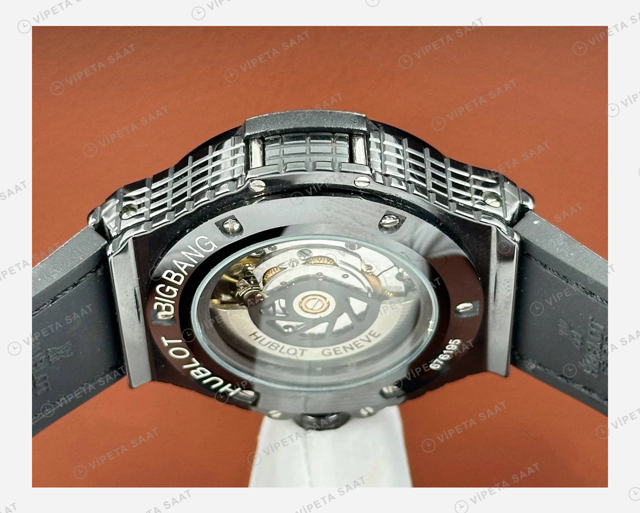 Hublot Big Bang Siyah Pave Mavi Taşlı Kauçuk Super Clone ETA Eta Saat detay 3