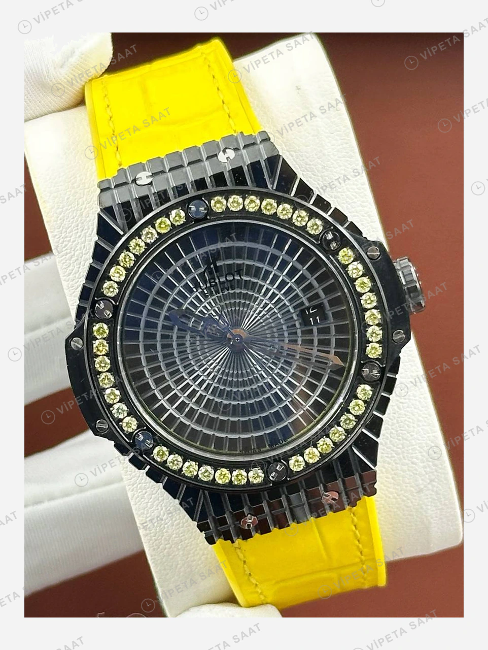 Hublot Big Bang Siyah Pave Sarı Taşlı Bezel Kauçuk Super Clone ETA Eta Saat detay 5