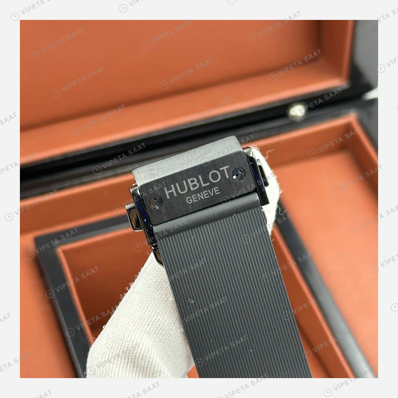 Hublot Big Bang Siyah Seramik Skeleton Kronograf Kauçuk Super Clone ETA Eta Saat yan görünüm