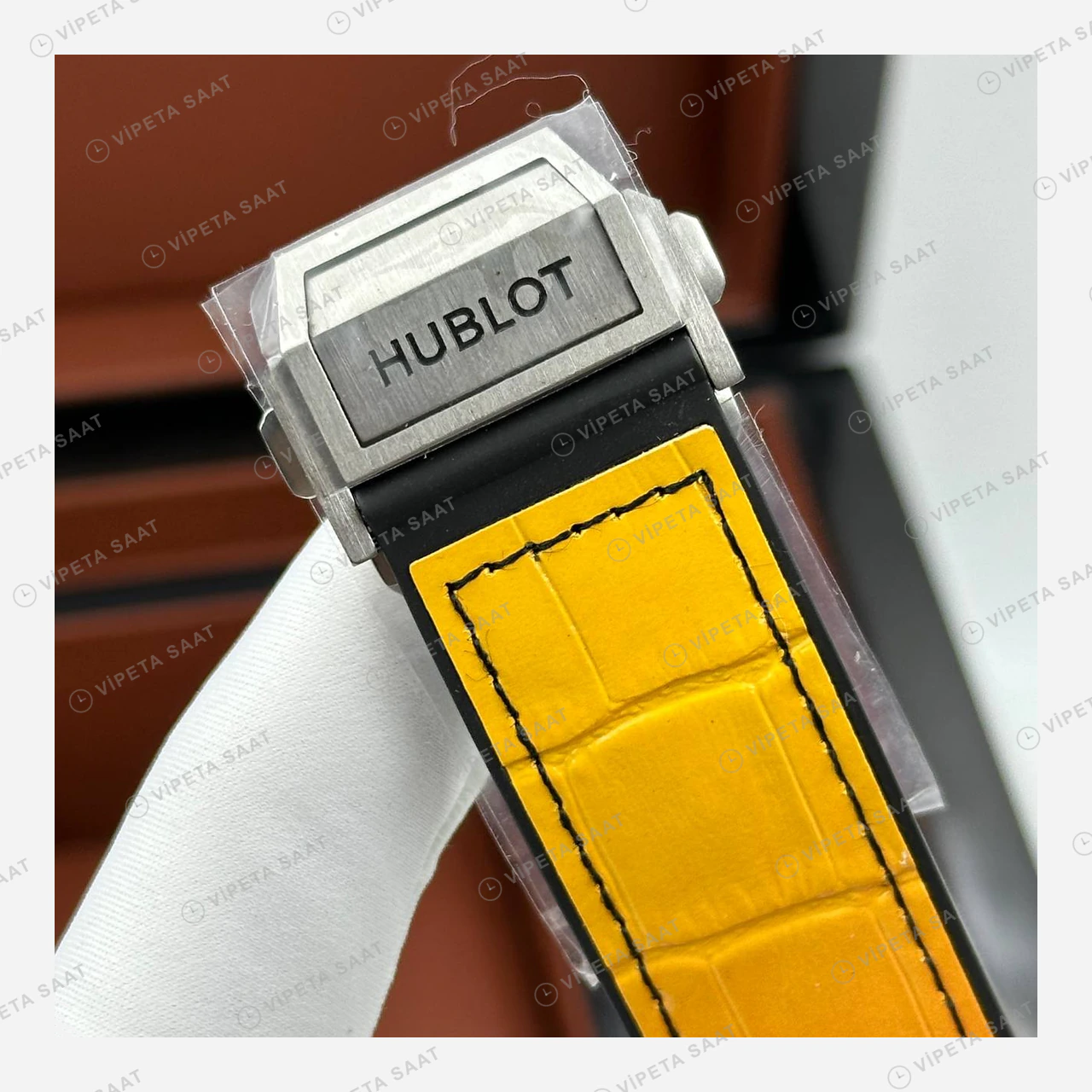 Hublot Big Bang Unico Gökkuşağı Skeleton Mor Kauçuk Super Clone ETA Eta Saat karşıdan görünüm