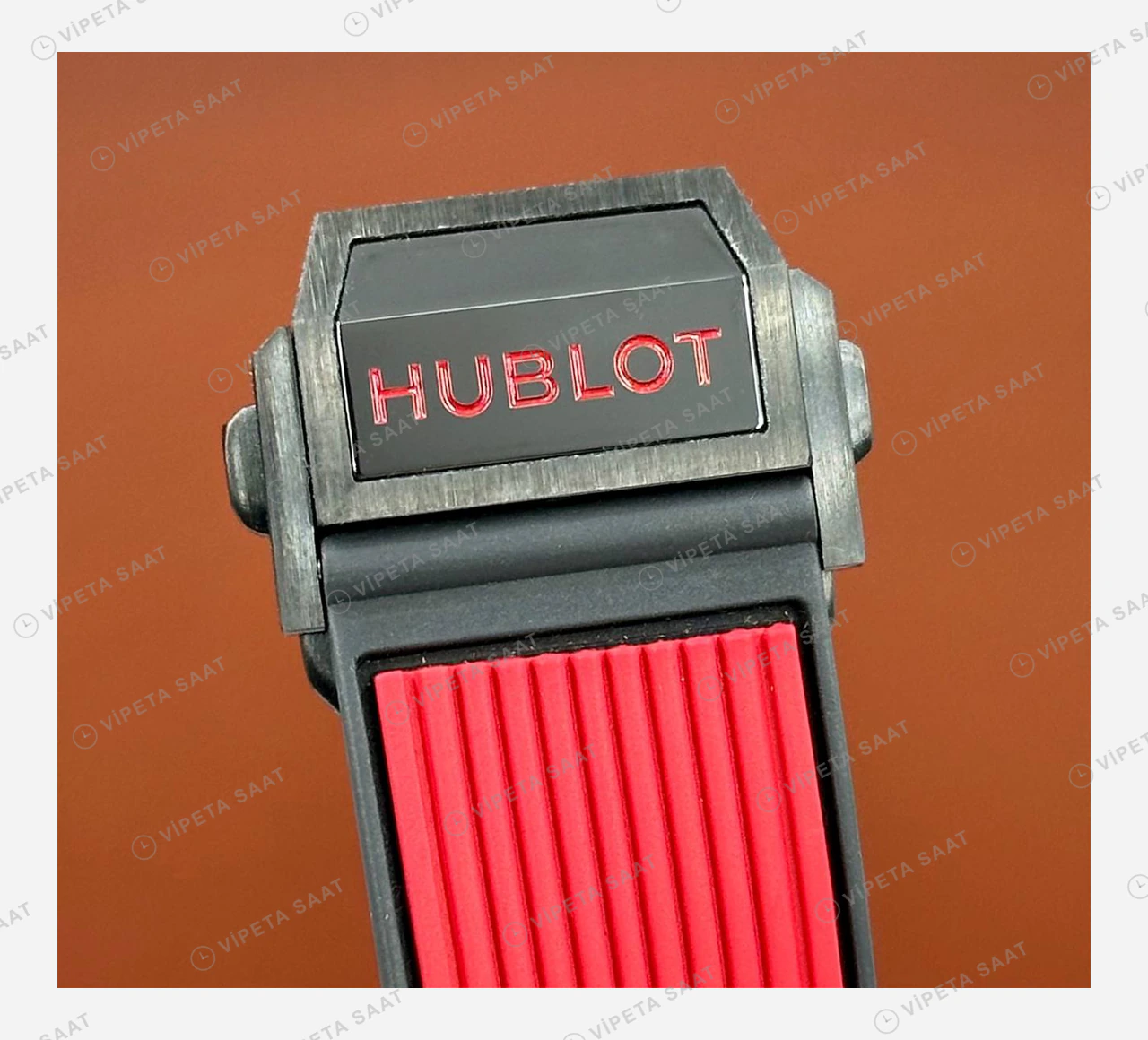 Hublot Big Bang Unico Kırmızı Seramik Skeleton Kronograf Super Clone ETA Eta Saat karşıdan görünüm