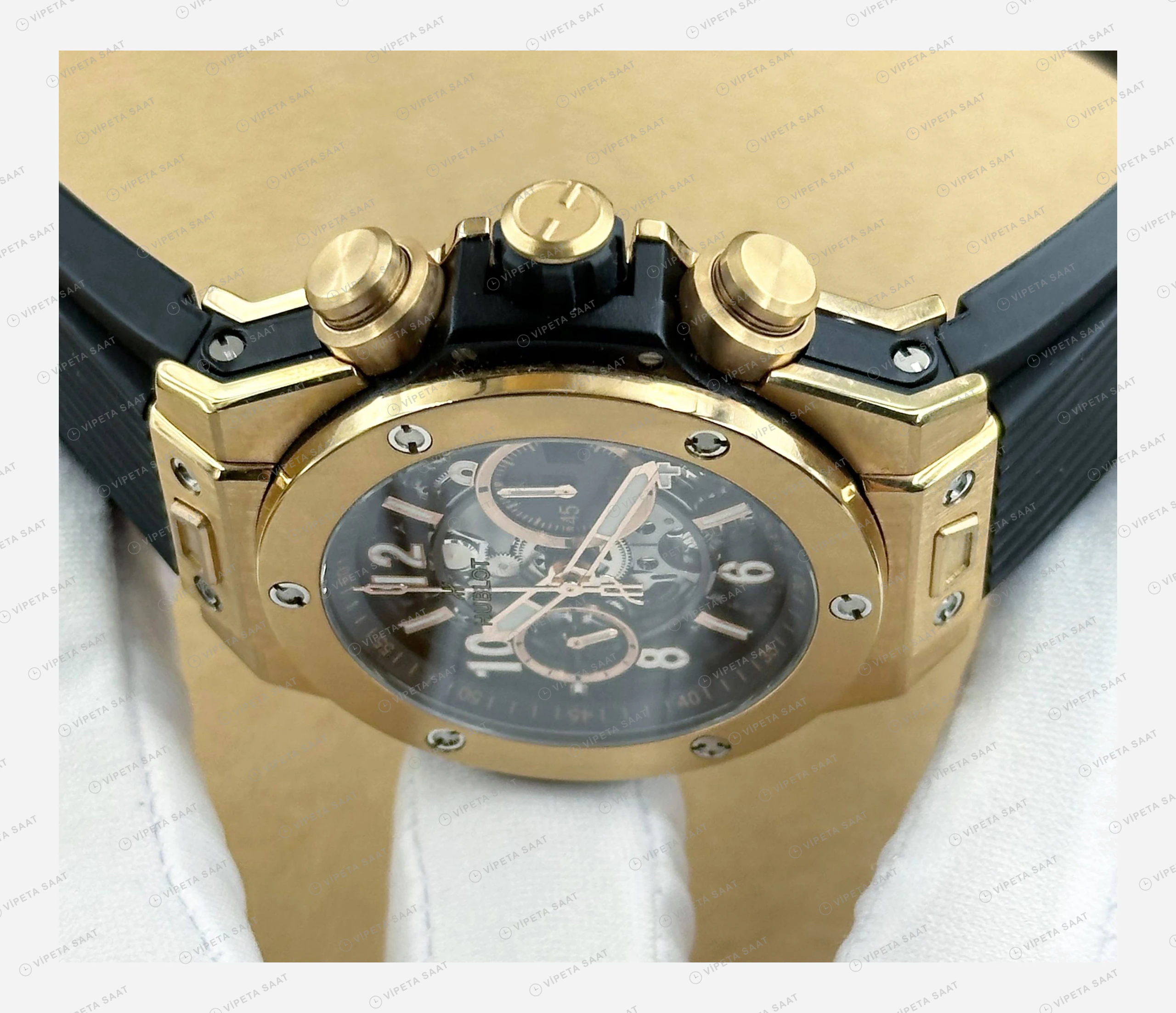 Hublot Big Bang Unico Rose Skeleton Siyah Kauçuk Kronograf Super Clone ETA Eta Saat karşıdan görünüm