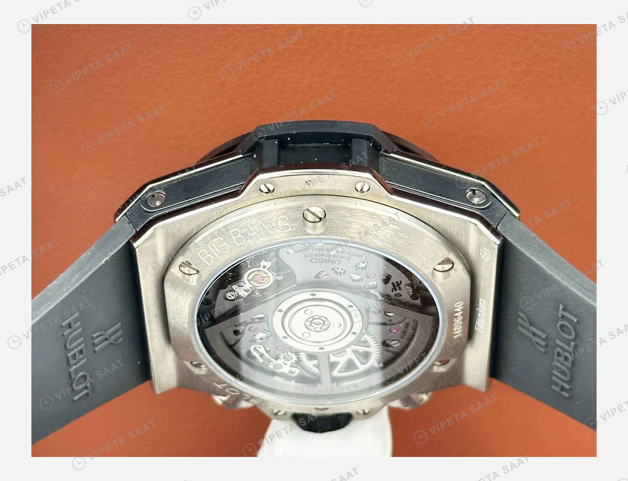 Hublot Big Bang Unico Siyah Skeleton Kronograf Gece Kauçuk Super Clone ETA Eta Saat yan görünüm