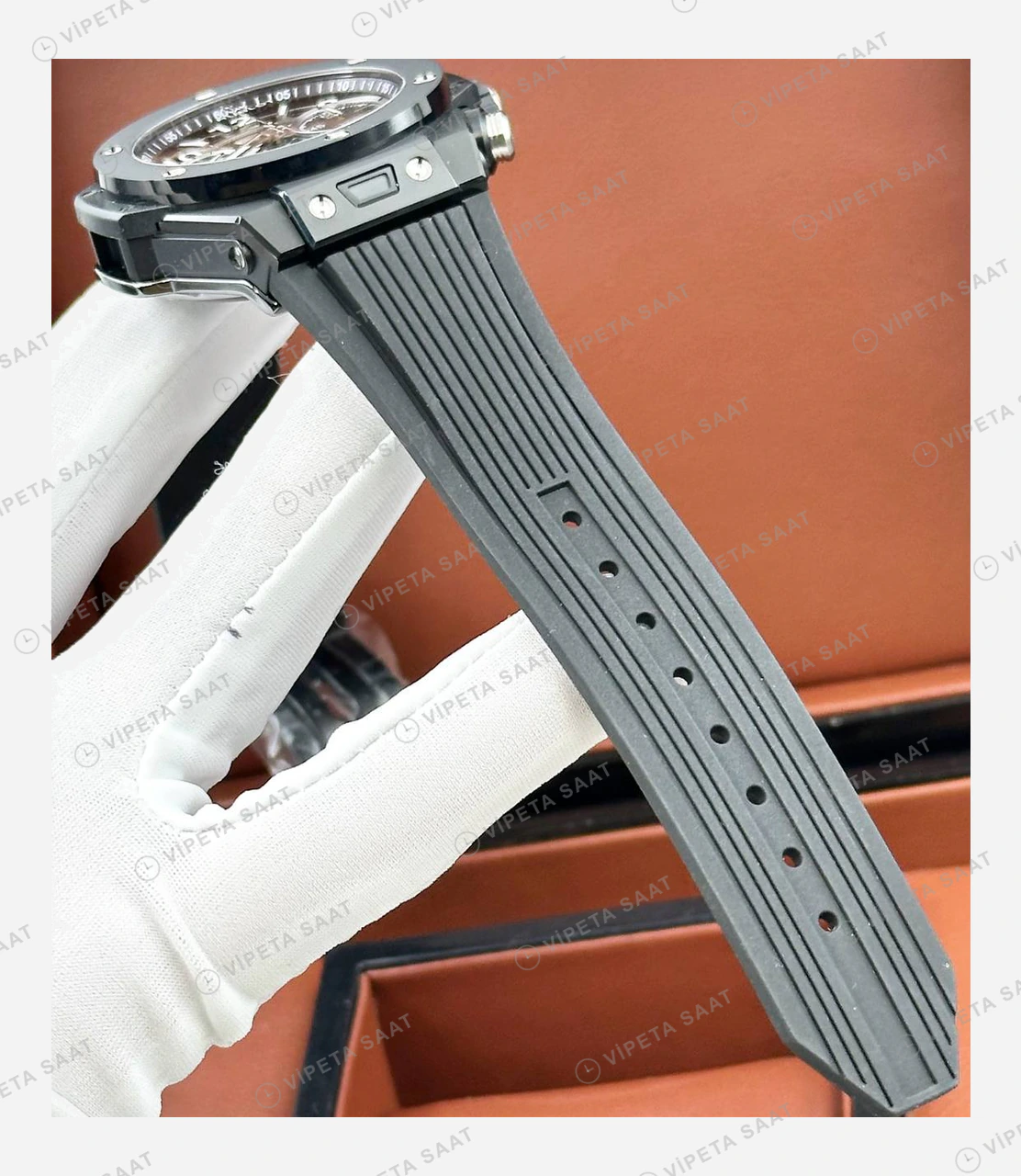 Hublot Big Bang Unico Siyah Tourbillon Kronograf Kauçuk Super Clone ETA Eta Saat karşıdan görünüm