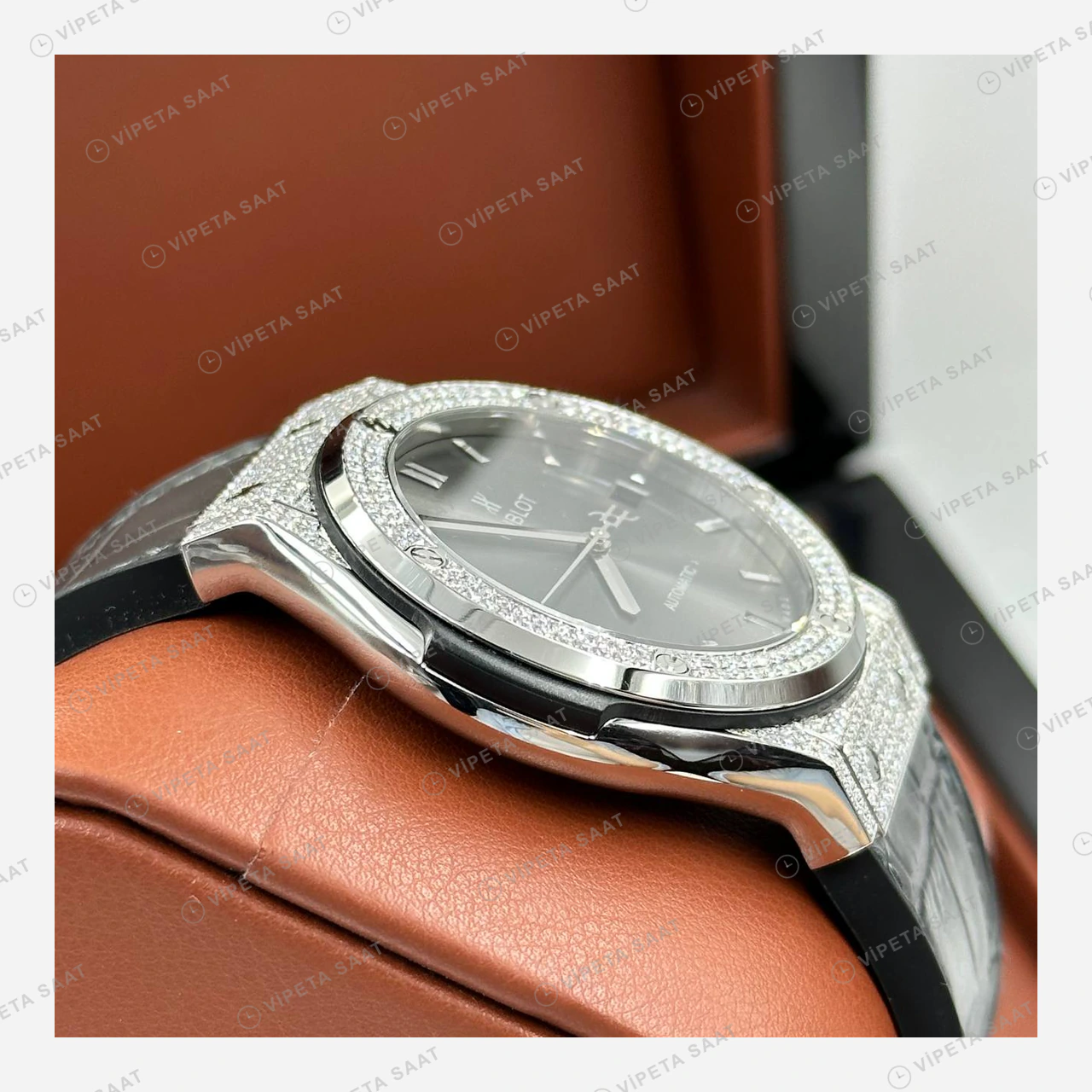 Hublot Classic Fusion Gri Kadran Elmas Taşlı Deri Gece Super Clone ETA Eta Saat detay 4