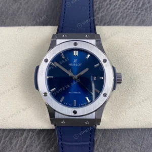 Hublot Classic Fusion Mavi Kadran Celik Kasa Mavi Deri Kordon Super Clone Eta Eta Saat karşıdan görünüm