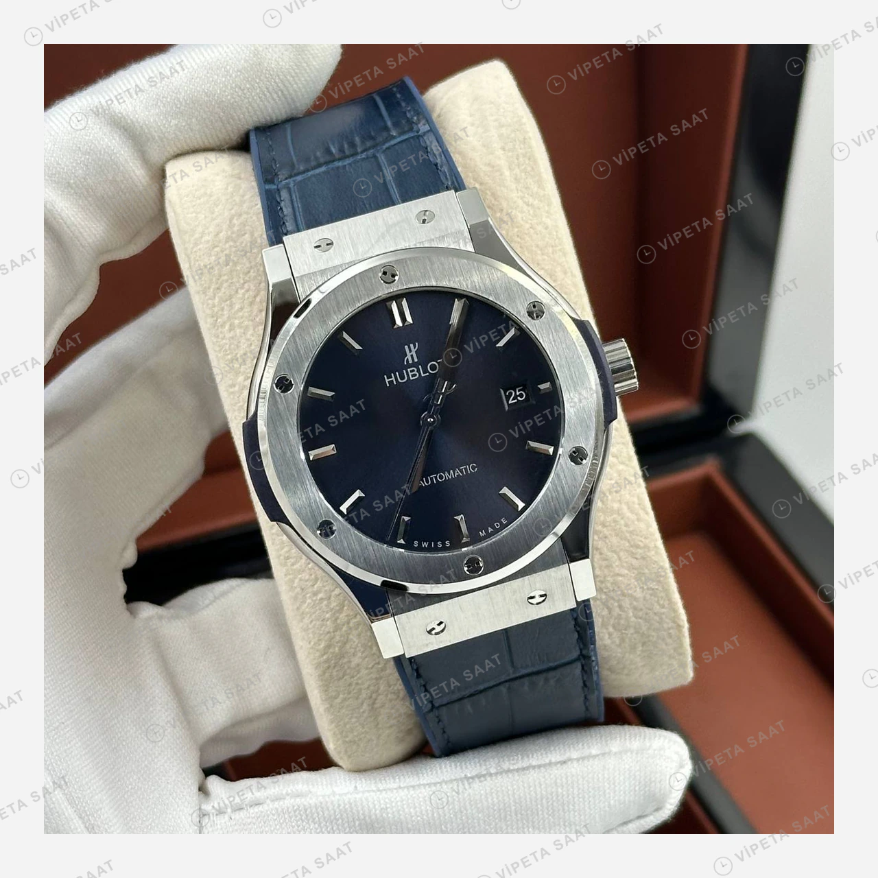 Hublot Classic Fusion Mavi Kadran Deri Gece Super Clone ETA Eta Saat yan görünüm