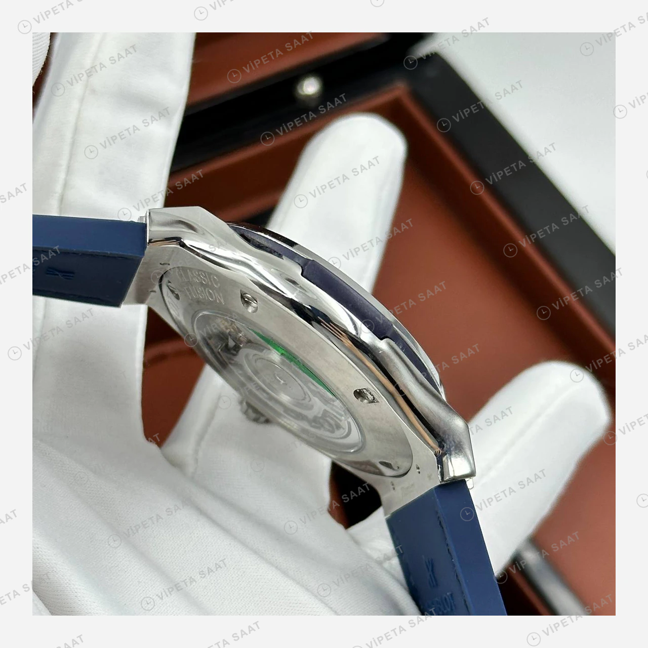 Hublot Classic Fusion Mavi Kadran Elmas Taşlı Deri Super Clone ETA Eta Saat detay 8