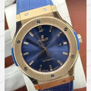 Hublot Classic Fusion Mavi Kadran Rose Bezel Kauçuk Super Clone ETA Eta Saat karşıdan görünüm