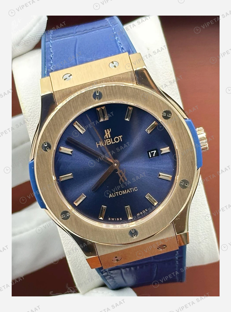 Hublot Classic Fusion Mavi Kadran Rose Bezel Kauçuk Super Clone ETA Eta Saat karşıdan görünüm
