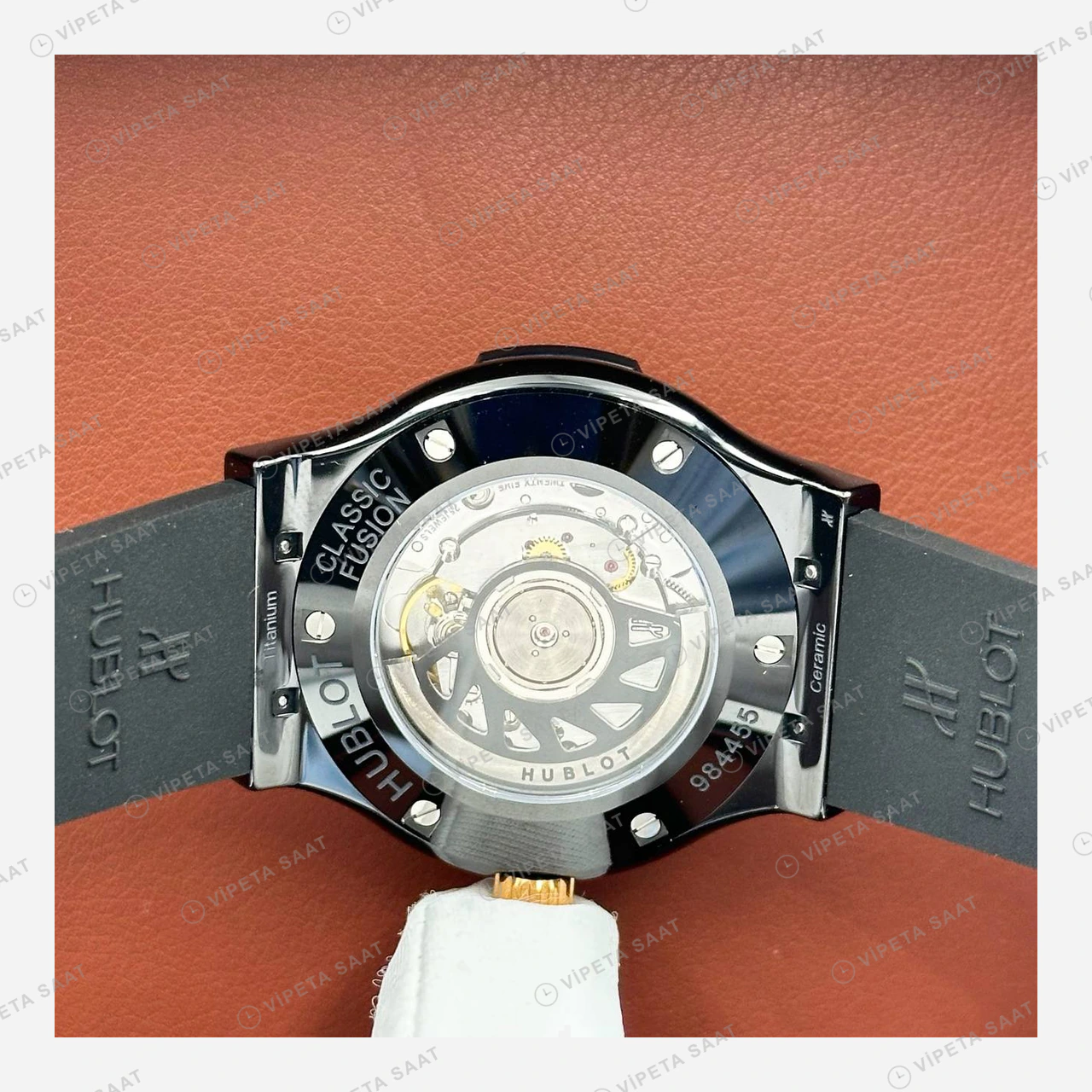 Hublot Classic Fusion Rose Gold Karbon Kadran Kauçuk Super Clone ETA Eta Saat detay 3