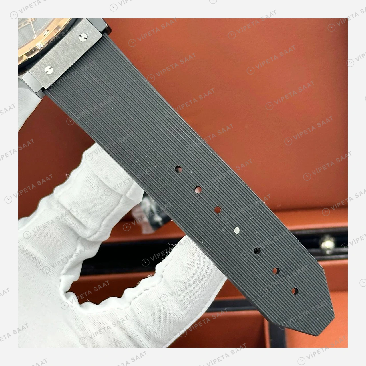 Hublot Classic Fusion Rose Gold Karbon Kadran Kauçuk Super Clone ETA Eta Saat detay 4