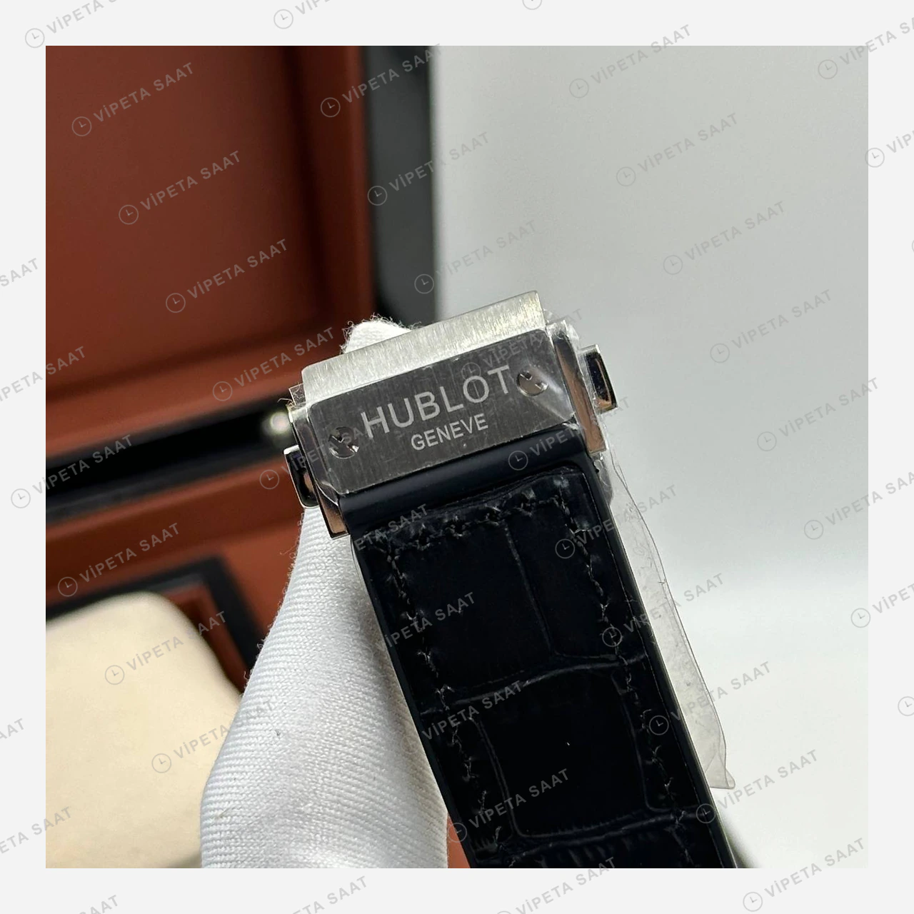 Hublot Classic Fusion Rose Gold Siyah Kadran Deri Klasik Super Clone ETA Eta Saat detay 4