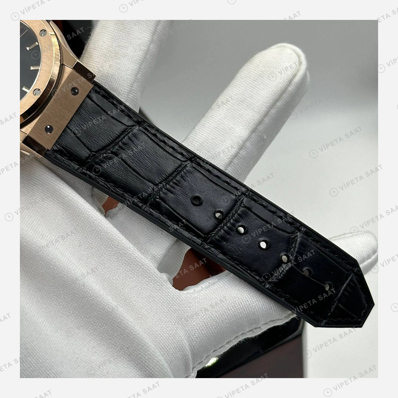 Hublot Classic Fusion Rose Gold Siyah Kadran Deri Super Clone ETA Eta Saat detay 5
