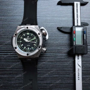 Hublot King Power Oceanographic 4000 Siyah Kadran Kaucuk Kordon Super Clone Eta Eta Saat karşıdan görünüm