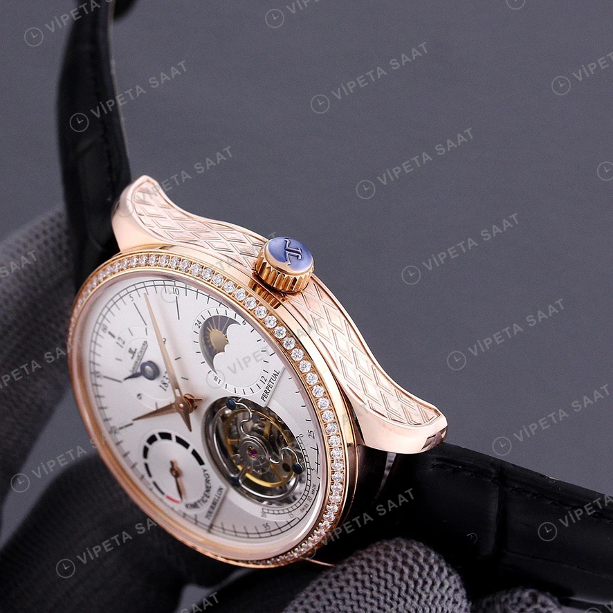 Jaeger-LeCoultre Master Tourbillon Beyaz Kadran Rose Kasa Elmas Bezel Siyah Deri Kordon Super Clone Eta Eta Saat detay 7