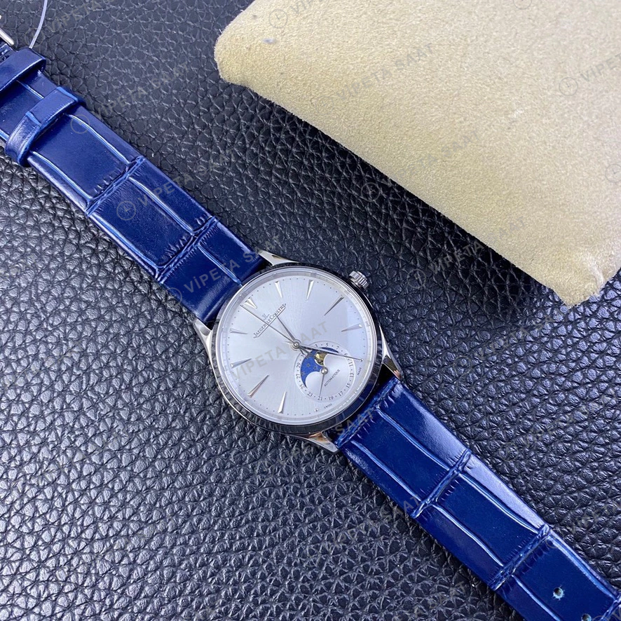 Jaeger-LeCoultre Master Ultra Thin Moon Gumus Kadran Mavi Deri Super Clone Eta Eta Saat detay 9
