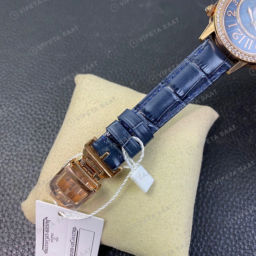 Jaeger-LeCoultre Rendez-Vous Moon Mavi Kadran Baget Bezel Rose Kasa Mavi Deri Kordon Super Clone Eta Eta Saat detay 3