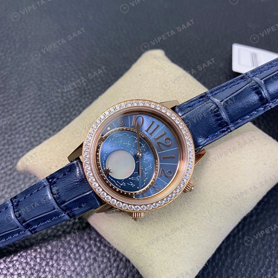 Jaeger-LeCoultre Rendez-Vous Moon Mavi Kadran Baget Bezel Rose Kasa Mavi Deri Kordon Super Clone Eta Eta Saat detay 6