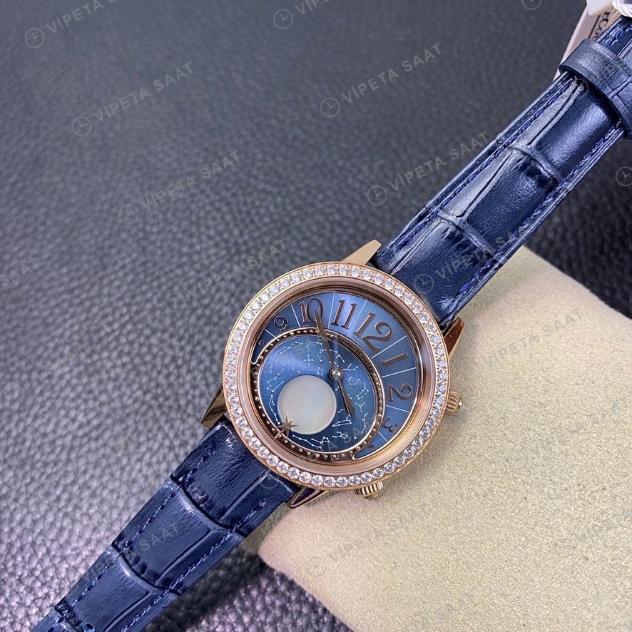 Jaeger-LeCoultre Rendez-Vous Moon Mavi Kadran Baget Bezel Rose Kasa Mavi Deri Kordon Super Clone Eta Eta Saat detay 8