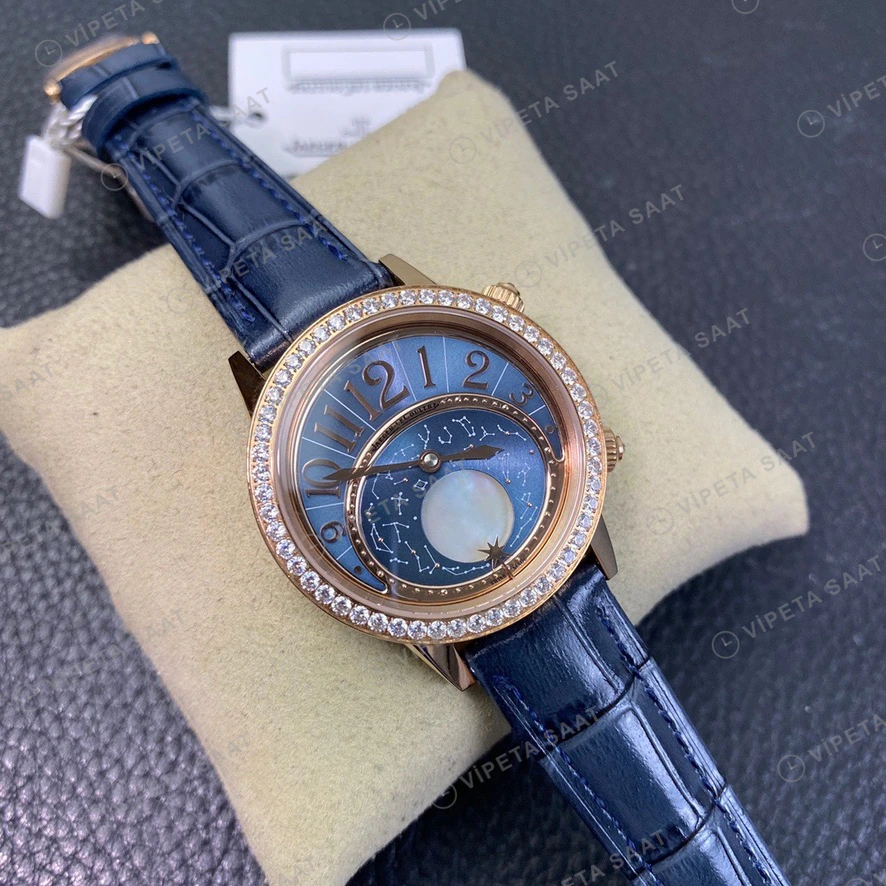 Jaeger-LeCoultre Rendez-Vous Moon Mavi Kadran Baget Bezel Rose Kasa Mavi Deri Kordon Super Clone Eta Eta Saat detay 9