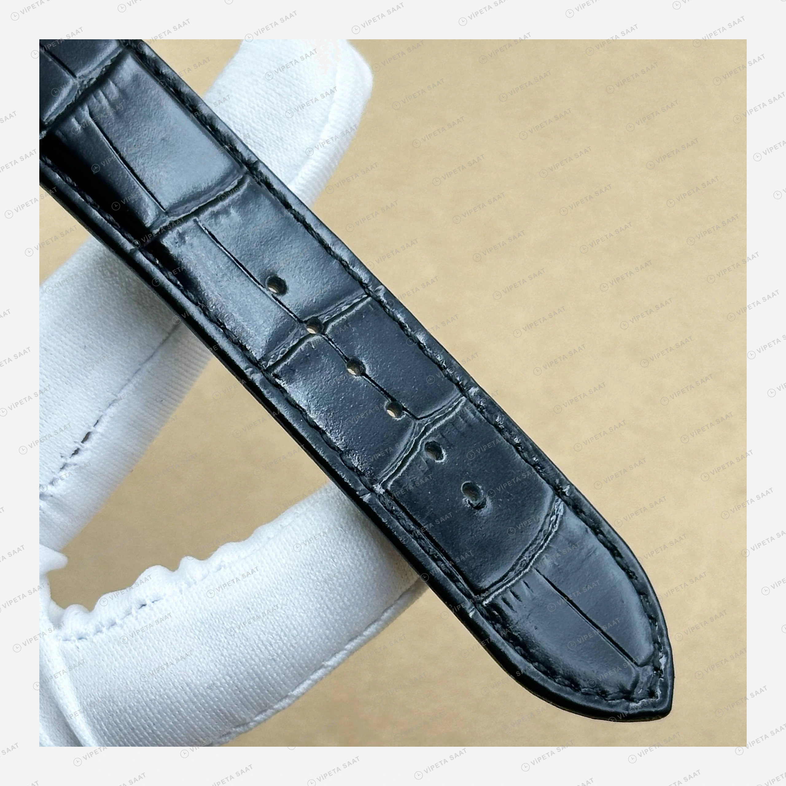 Jaeger LeCoultre Reverso Beyaz Kadran Deri Super Clone ETA Eta Saat karşıdan görünüm