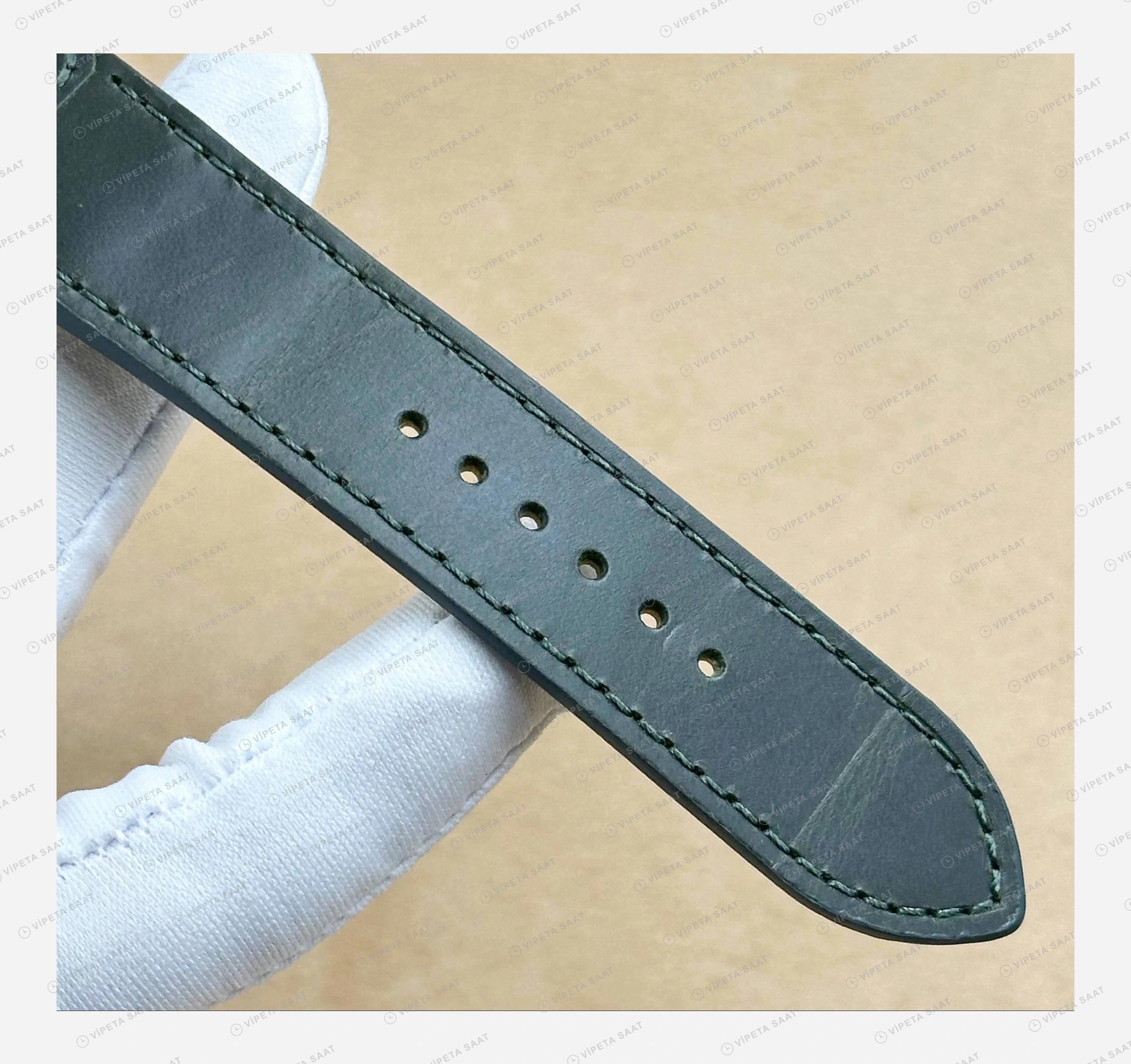 Jaeger LeCoultre Reverso Yeşil Kadran Deri Gece Super Clone ETA Eta Saat karşıdan görünüm