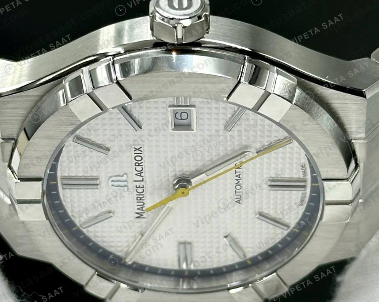 Maurice Lacroix Aikon Arka Kapak Mekanizma Super Clone ETA Saat karşıdan görünüm