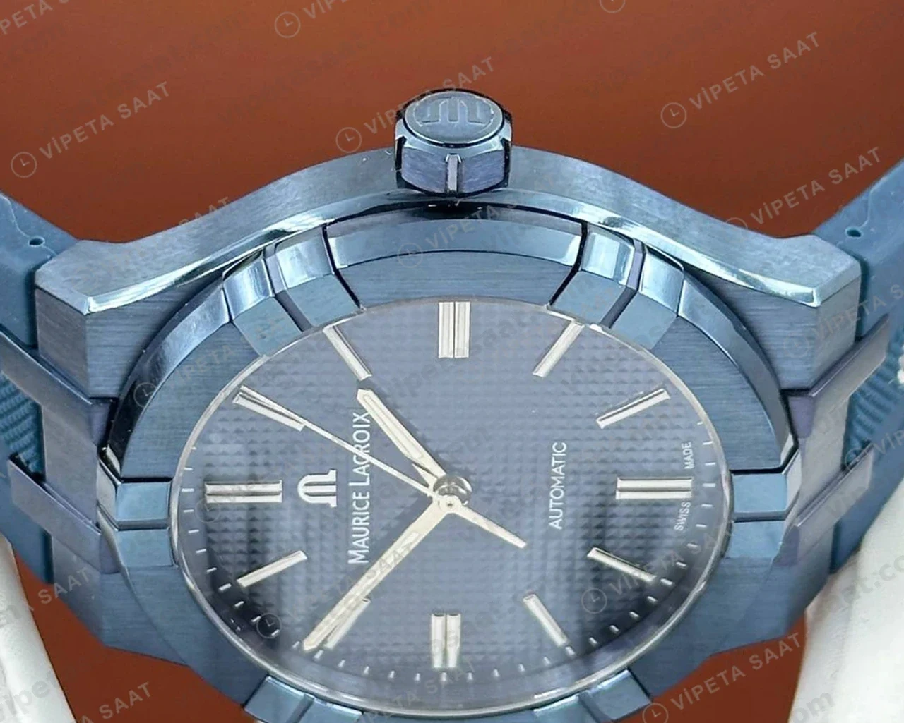Maurice Lacroix Aikon Mavi Kadran Kauçuk Dokulu Parlak Super Clone ETA Saat detay 4